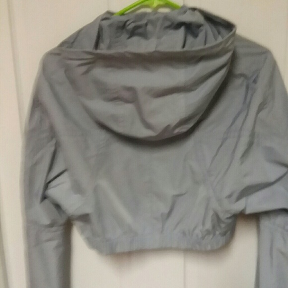 BCBG MAXAZRIA baby blue crop top jacket - Picture 2 of 5